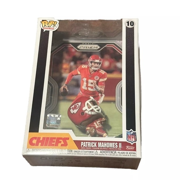 Patrick Mahomes Funko Pop #10 Jumbo Prizm Card NFL KC Chiefs Hail Mary Edition - Picture 1 of 6